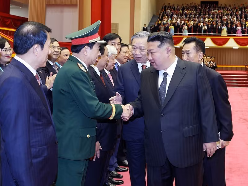 vna-potal-le-don-tong-bi-thu-to-lam-tham-cap-nha-nuoc-toi-chdcnd-trieu-tien-8327331.jpg