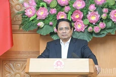 팜 민 찐 베트남 총리가 교통 분야 국가 중점 사업에 관한 국가 지도위원회 제22차 회의에서 발언하고 있다. (사진: 쩐 하이)