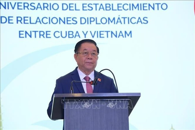 응우옌 쫑 응이아 베트남 공산당 정치국 위원 겸 베트남 인민군 총정치국장이 리셉션에서 연설하고 있다. (사진: VNA)