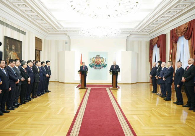 23일 소피아에서 열린 기자회견 모습 (사진: VNA)