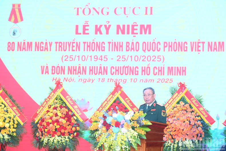 쩐꽁찐(Trần Công Chính) 중장, 국방부 산하 제2 총참모부 국장이 기념사를 전했다.