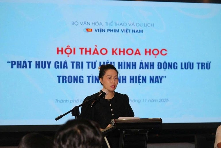 응오 당 짜 미 베트남영화연구소 부소장이 연구소의 아카이브 활용 노력을 소개하고 있다.