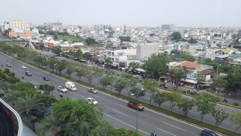 통합 이후 호찌민시의 주요 병목현상 중 하나는 도로교통망에 대한 동기화된 투자가 부족하다는 점이다.