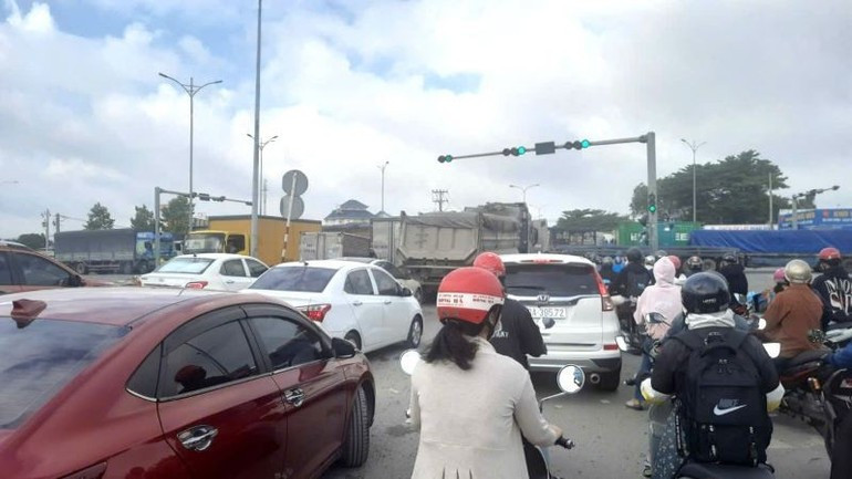 국도 1K(호찌민시 구간)는 출퇴근 시간대에 자주 혼잡을 빚는다.