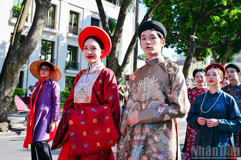 각 의상 그룹은 스타일이나 기능에 따라 특정 주제를 표현한다.