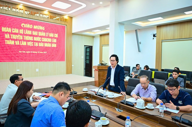 인민일보 기술부장 부 마이 호앙이 행사에서 발언하고 있다.