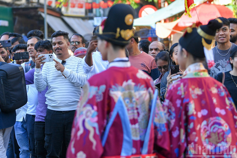 이번 프로그램은 베트남 전통 의상을 지역 주민과 방문객 모두에게 더욱 가깝게 다가가게 했다.