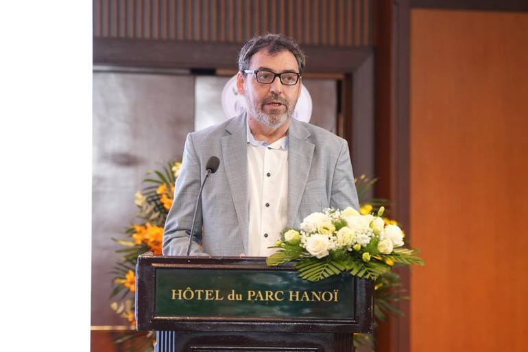 산티아고 알론소 로드리게스 주베트남 독일대사관 개발협력 담당 일등참사관이 지난 50년간 양국 관계 발전을 되짚고 있다.