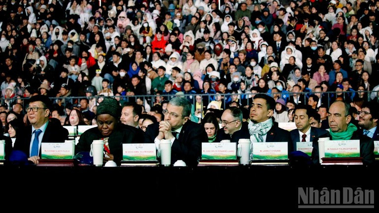 세계 차 페스티벌 2025 개막식에 참석한 국제 대표단.