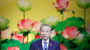 또 럼 당 서기장이 제11차 전국 애국경쟁대회에서 연설하고 있다. (사진: VNA)