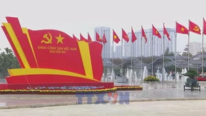 40여 년에 걸친 도이머이(Doi Moi)의 성과와, 수많은 도전 속에서도 2021~2025년 임기 동안 거둔 포괄적인 성과는 당과 국민, 그리고 전체 정치 체계의 집단적 역량에 힘입은 것으로 풀이된다.