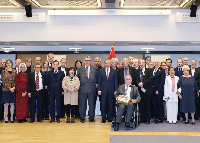 회의에 참석한 대표단 (사진: VNA)