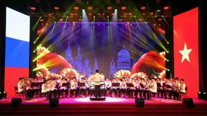 베트남 공안부와 러시아 비상사태부가 공동으로 개최한 예술 공연 프로그램.