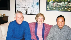화가 팜 루언(오른쪽)이 2006년 존, 주디와 함께한 모습.
