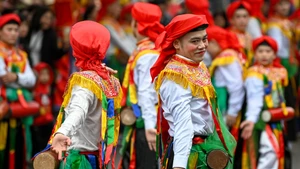 [영상] 찌에우쿡 마을 축제의 하이라이트 전통춤 ‘콘띠당봉’ 