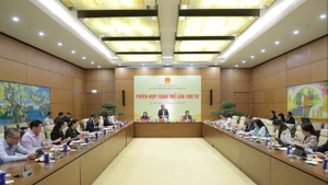 2025년 10월 민원·감시위원회 제4차 전체회의. (사진: Quochoi.vn)