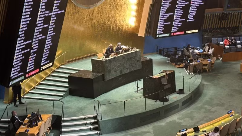 유엔 총회는 2024년 12월 24일(뉴욕 현지시각) 만장일치로 유엔 사이버범죄 방지 협약을 채택했다. 협약 제64조에 따르면, 이 문서는 2025년 하노이에서 서명을 위해 공개될 예정이다. 이에 따라 이 협약은 '하노이 협약'으로 불린다. (사진: VNA)