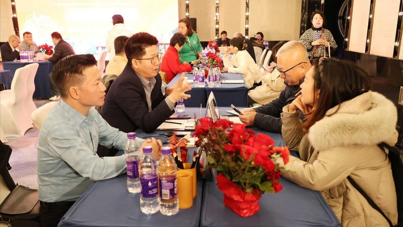 20일부터 28일까지 중국에서 개최된 베트남 관광 홍보 프로그램에는 양국 관광 기업들의 적극적인 참여가 이어졌다. (사진: VNA)