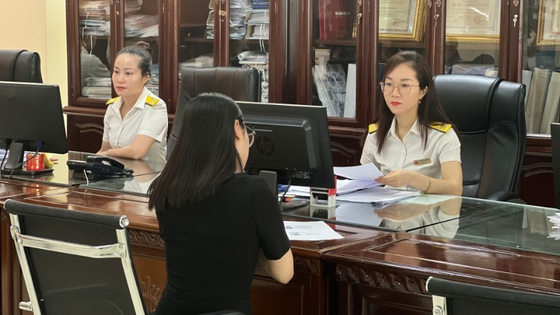 부가가치세법 일부 조항의 보완은 세제 정책을 개선하여 기업을 지원하려는 정부의 강력한 의지를 보여주는 전략적 조치다. (사진: 민 프엉/NDO)