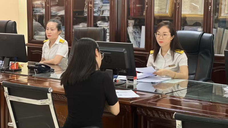 부가가치세법 일부 조항의 보완은 세제 정책을 개선하여 기업을 지원하려는 정부의 강력한 의지를 보여주는 전략적 조치다. (사진: 민 프엉/NDO)