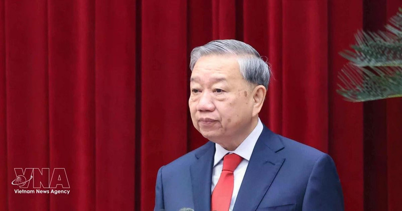 또 럼 당 서기장이 제14기 당 중앙위원회 제2차 회의에서 발언하고 있다. (사진: VNA)