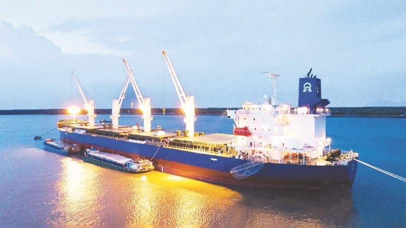 까마우석유비료주식회사가 미국 시장으로의 첫 수출을 성공적으로 마무리해 업계에 활력을 불어넣고 있다.