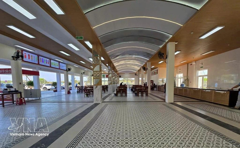 북남고속도로 동부 구간의 한 휴게소 모습 (사진: VNA)