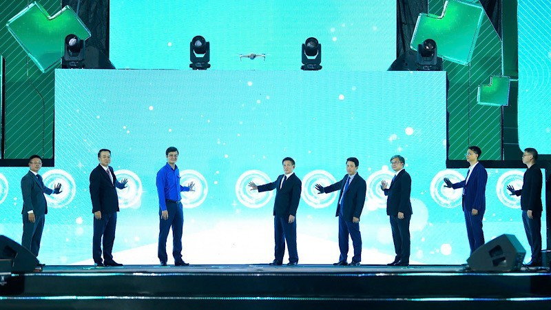 송 페스티벌에서 열린 2025년 베트남 카드의 날 개막식 (사진: NDO)