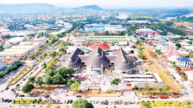 라오바오 경제특구 중심지. (사진: LAM QUANG HUY)