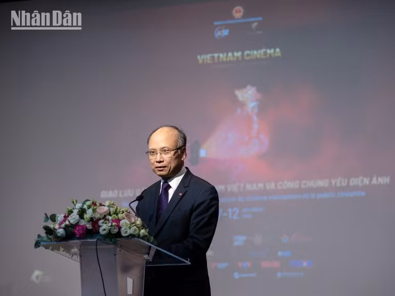 giao-luu-doan-lam-phim-duy-3.jpg