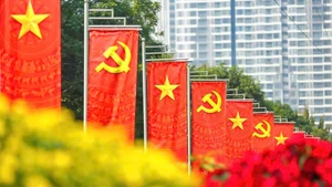 정부는 제14차 당대회와 설날을 맞아 혁명 유공자 및 사회정책 지원 대상자들에게 현금 지원금을 지급하기로 했다.