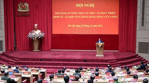 팜민찐 총리가 29일 하노이에서 회의를 주재하고 있다. (사진: 찐 하이)