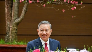 또럼 베트남 공산당 서기장이 회의에서 발언하고 있다.