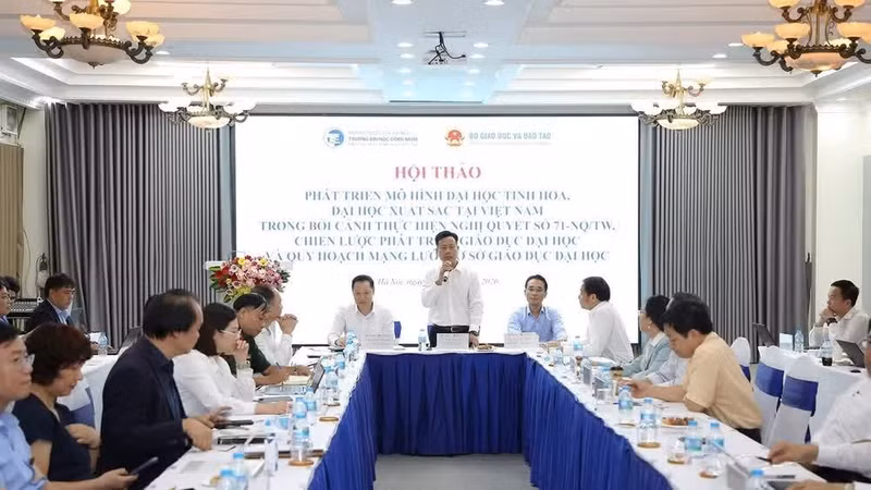 교육훈련부가 10일 엘리트 및 우수 대학 발전을 주제로 개최한 세미나. (사진: THANH QUY)