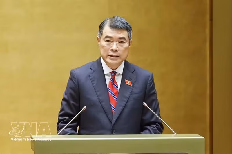 레민흥 총리가 9일 국회 첫 회의에서 발언하고 있다. (사진: VNA)