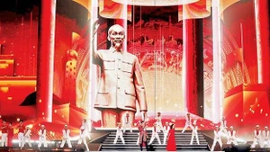 이번 행사는 제14차 당 전국대회의 성공을 기념하기 위해 개최됐다.