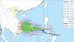 제15호 태풍은 향후 24시간 동안 더욱 강해질 것으로 예상되며, 최대 11등급에 돌풍은 14등급까지 도달할 수 있다. (사진: 베트남통신사(VNA) 제공)