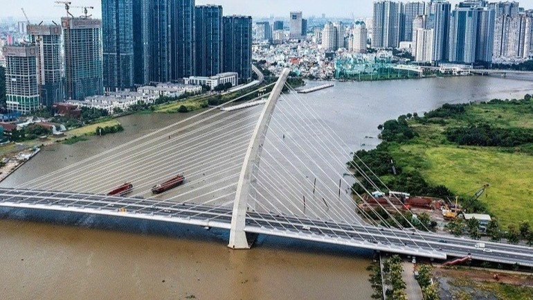 2025년 첫 10개월 동안 토지 자원에서 발생한 예산 수입이 전년 동기 대비 353% 증가했다. (사진: QUANG QUY)