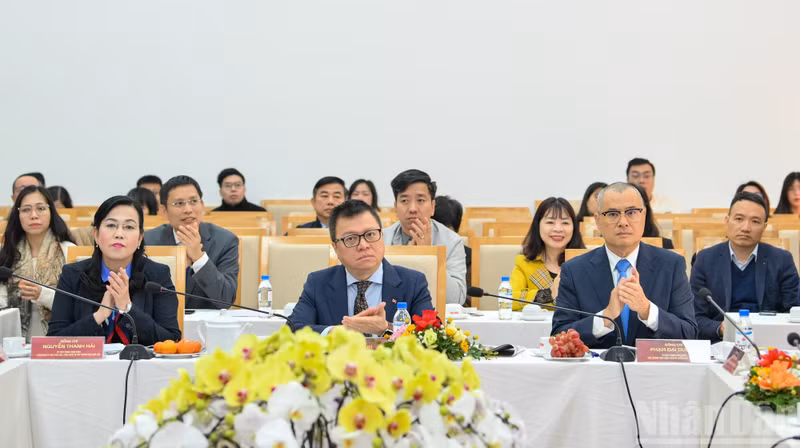 세미나에 참석한 대표단.