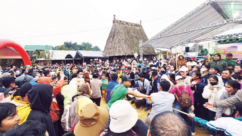 다낭시 흥선 국경 지역에서 열리고 있는 설맞이 프로그램.