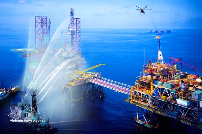 베트남-러시아 합작 중앙 기술 시추선 (사진: VNA)