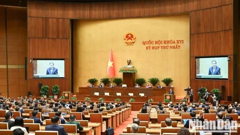 제16대 국회 제1차 회기 폐막회의 모습. (사진: Duy Linh)