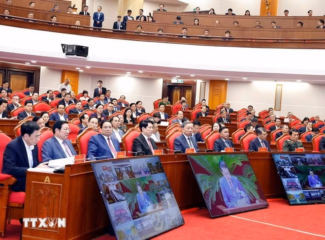 행사에 참석한 관계자들 (사진: VNA)