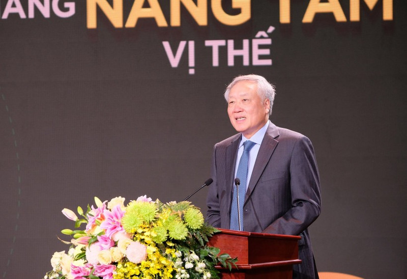 응우옌 호아 빈 상임 부총리가 12일 럼동성 투자 촉진 회의에서 연설하고 있다. (사진: VNA)