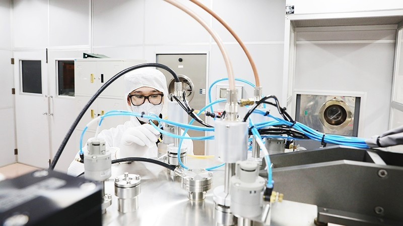 하노이과학기술대학교에서 반도체 칩 생산에 관한 연구가 진행되고 있다.