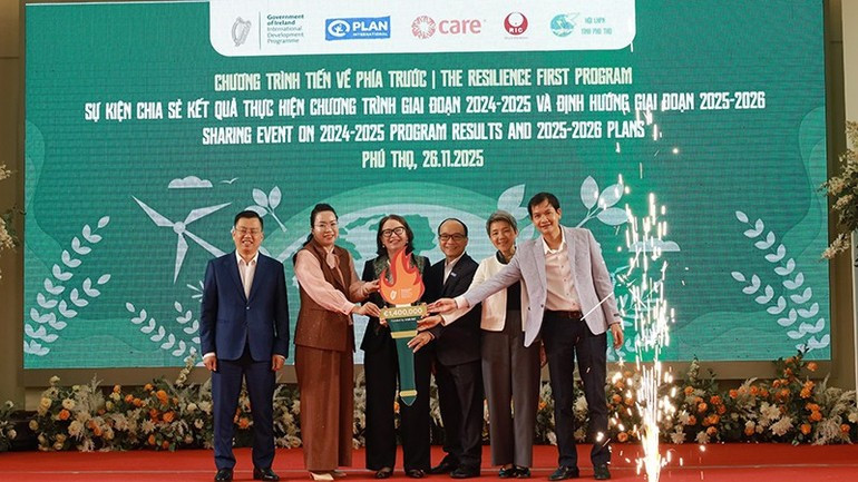 아일랜드 자금지원 발표 행사