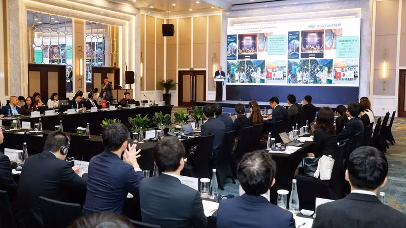 일본국제협력기구(JICA) 베트남 사무소와 베트남 재무부가 지난 3월18일 하노이에서 공동 개최한 ‘녹색성장 및 기후 회복력을 위한 녹색 전환 개발정책대출’ 차세대 공적개발원조(ODA) 고위급 세미나에 참석한 대표단.