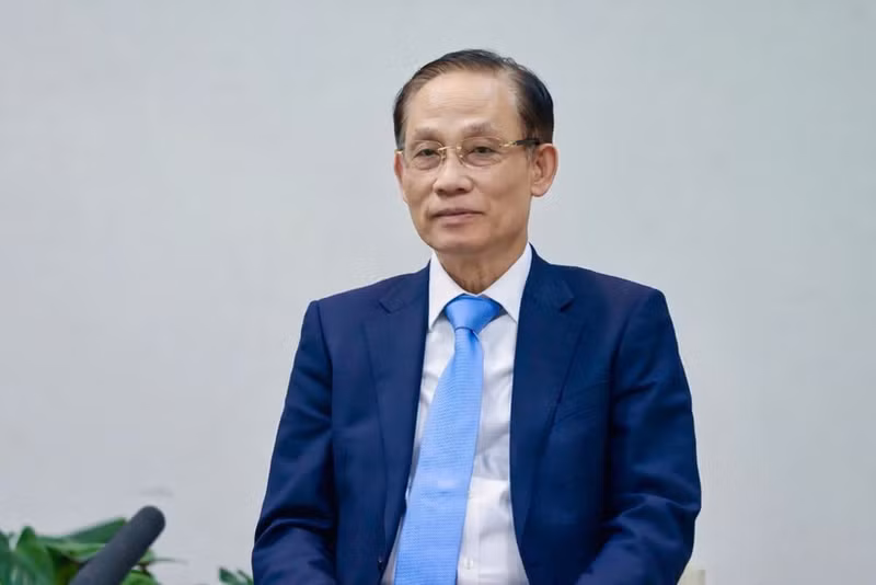 레 호아이 쭝 정치국 위원 겸 외교부 장관.