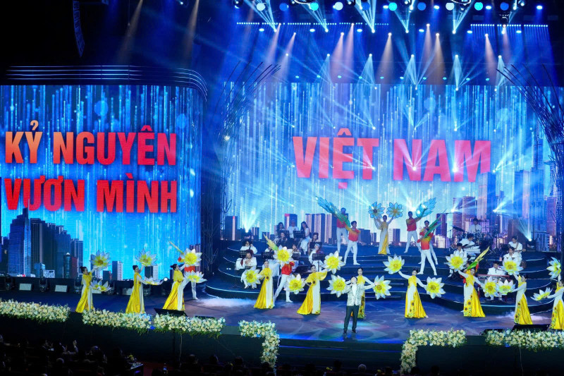 이 전략은 베트남의 이미지를 해외에 능동적이고, 포괄적이며, 통합적이고, 효과적으로 홍보하는 것을 목표로 한다(사진: VGP).