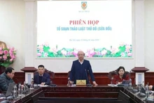 팜찌히에우 법무부 차관이 수도법(개정) 초안위원회 회의에서 발언하고 있다. (사진: TL)